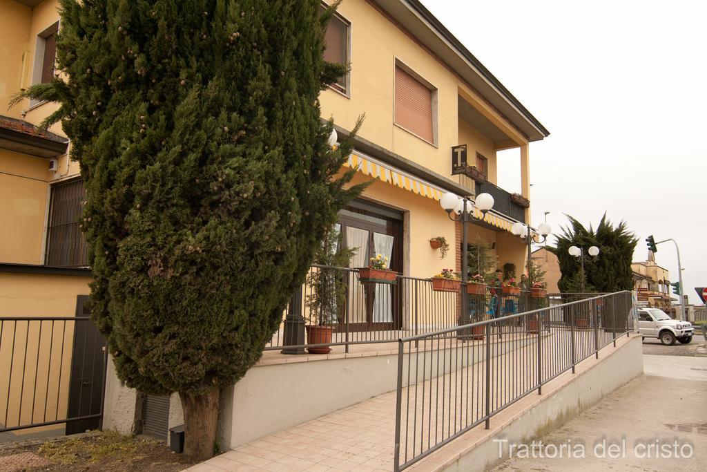 Affittacamere Trattoria Del Cristo Ospedaletto Lodigiano Bagian luar foto