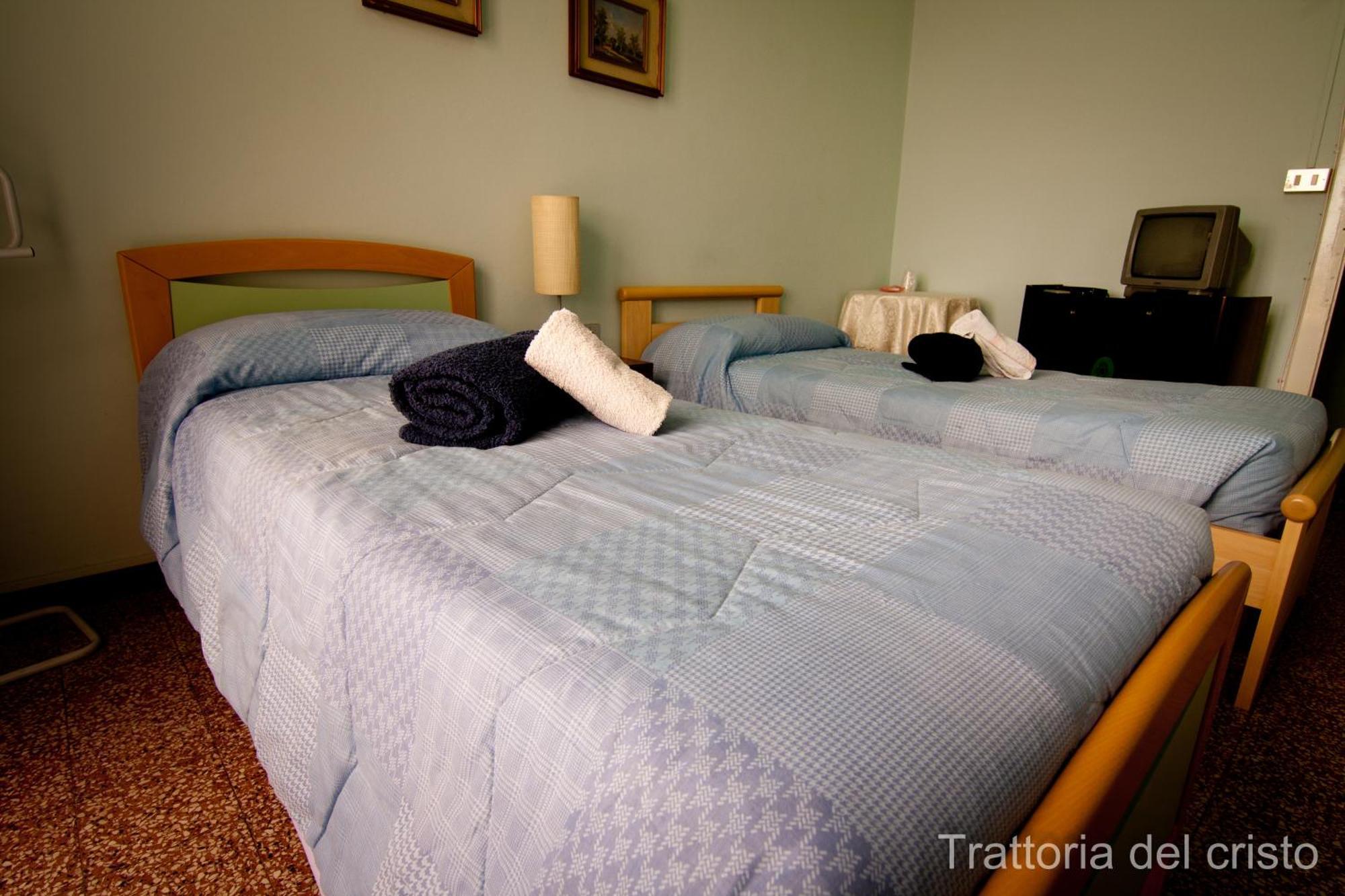 Affittacamere Trattoria Del Cristo Ospedaletto Lodigiano Ruang foto